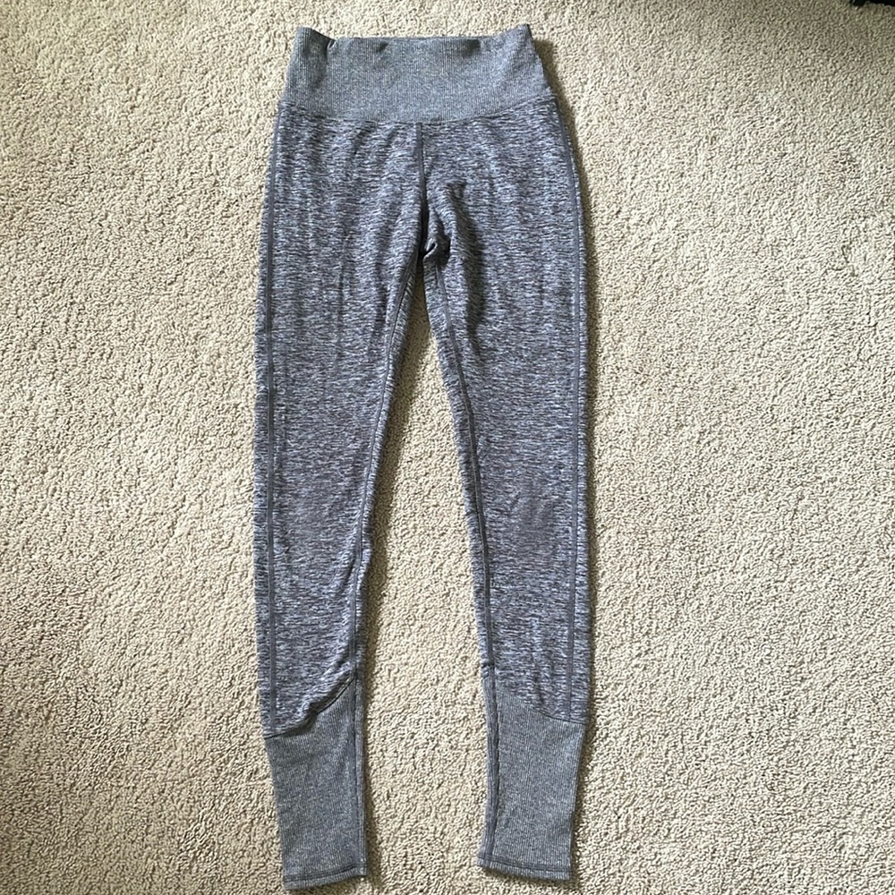 Alo Grey and White Leggings With Ribbed Cuffs